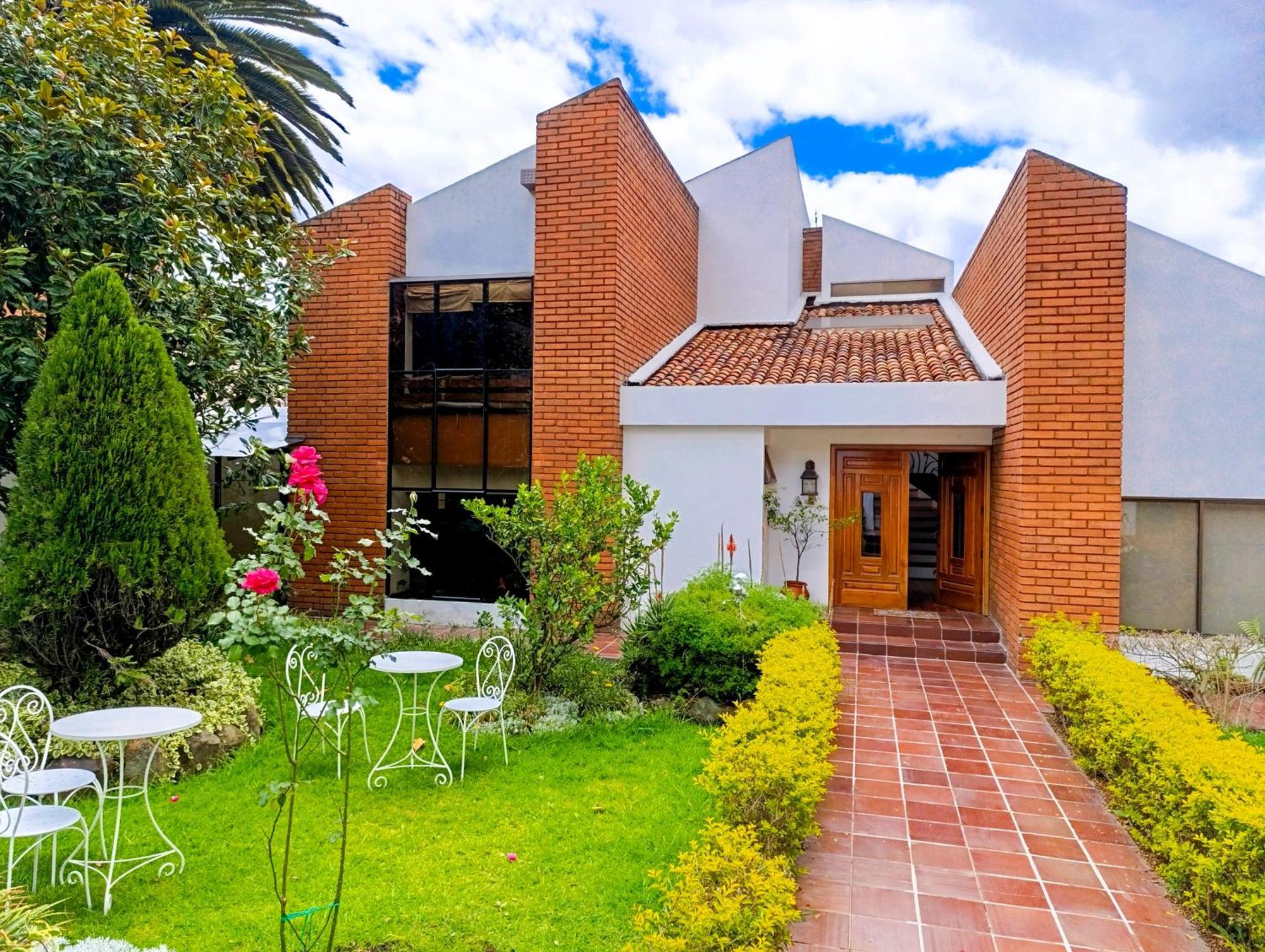 Hostal Mochiliers Bed And Breakfast Cuenca Extérieur photo