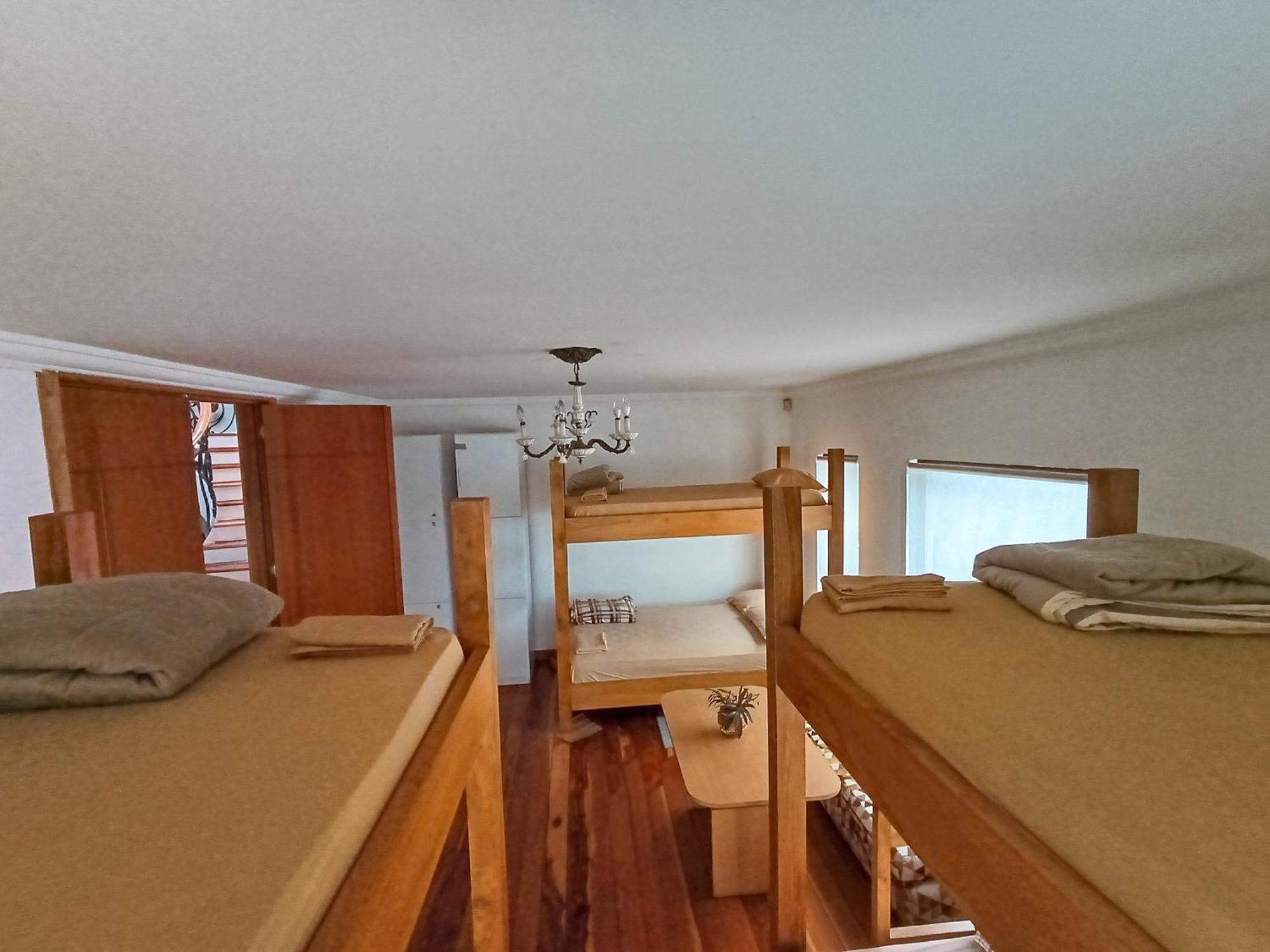 Hostal Mochiliers Bed And Breakfast Cuenca Extérieur photo