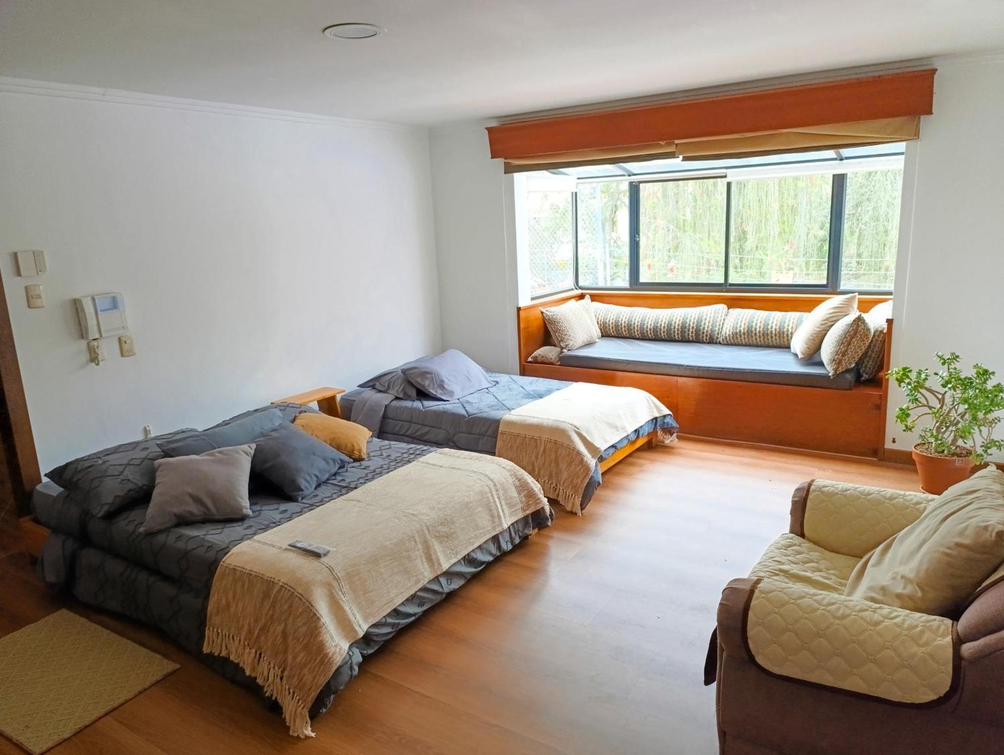 Hostal Mochiliers Bed And Breakfast Cuenca Extérieur photo