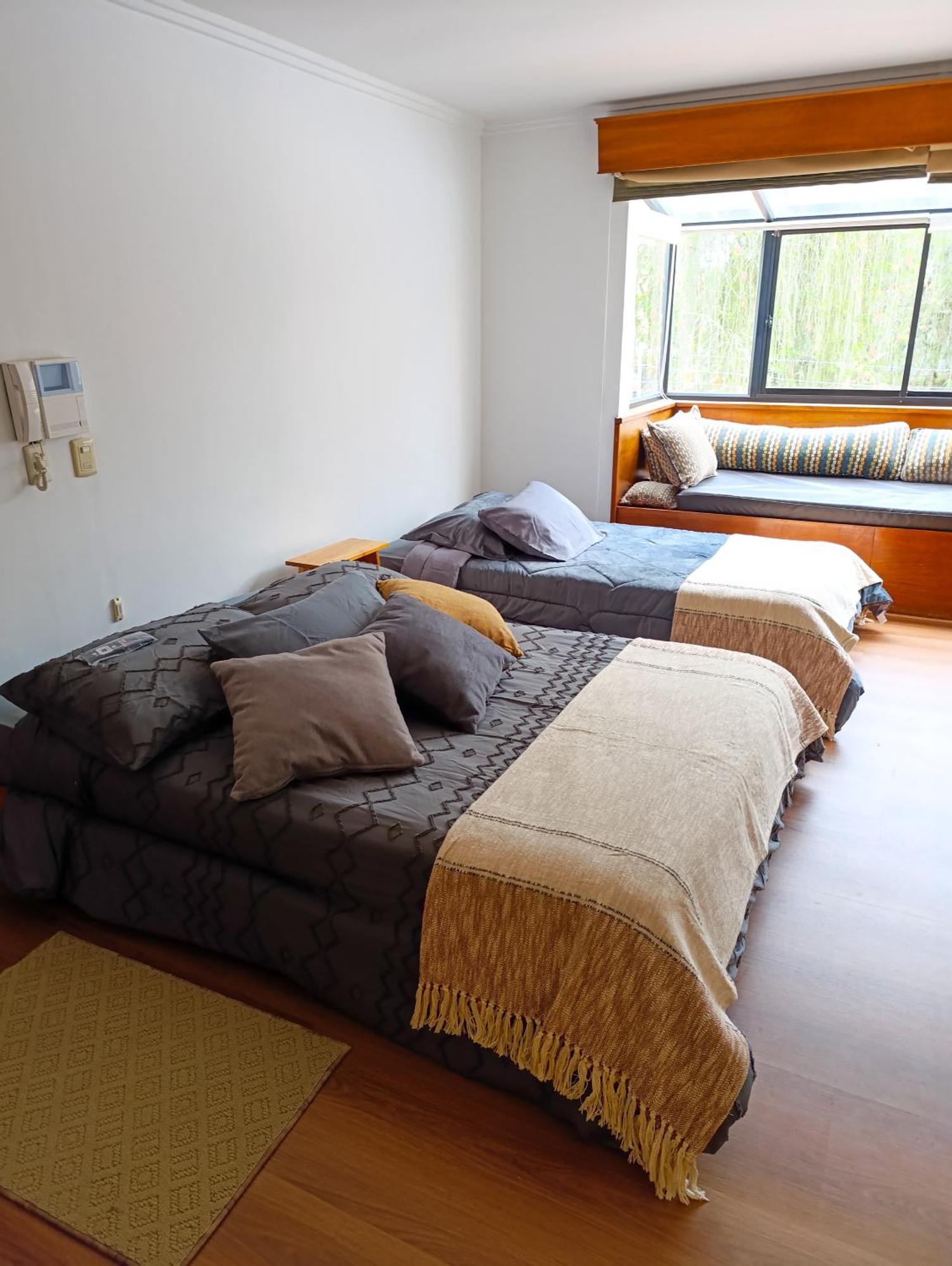 Hostal Mochiliers Bed And Breakfast Cuenca Extérieur photo