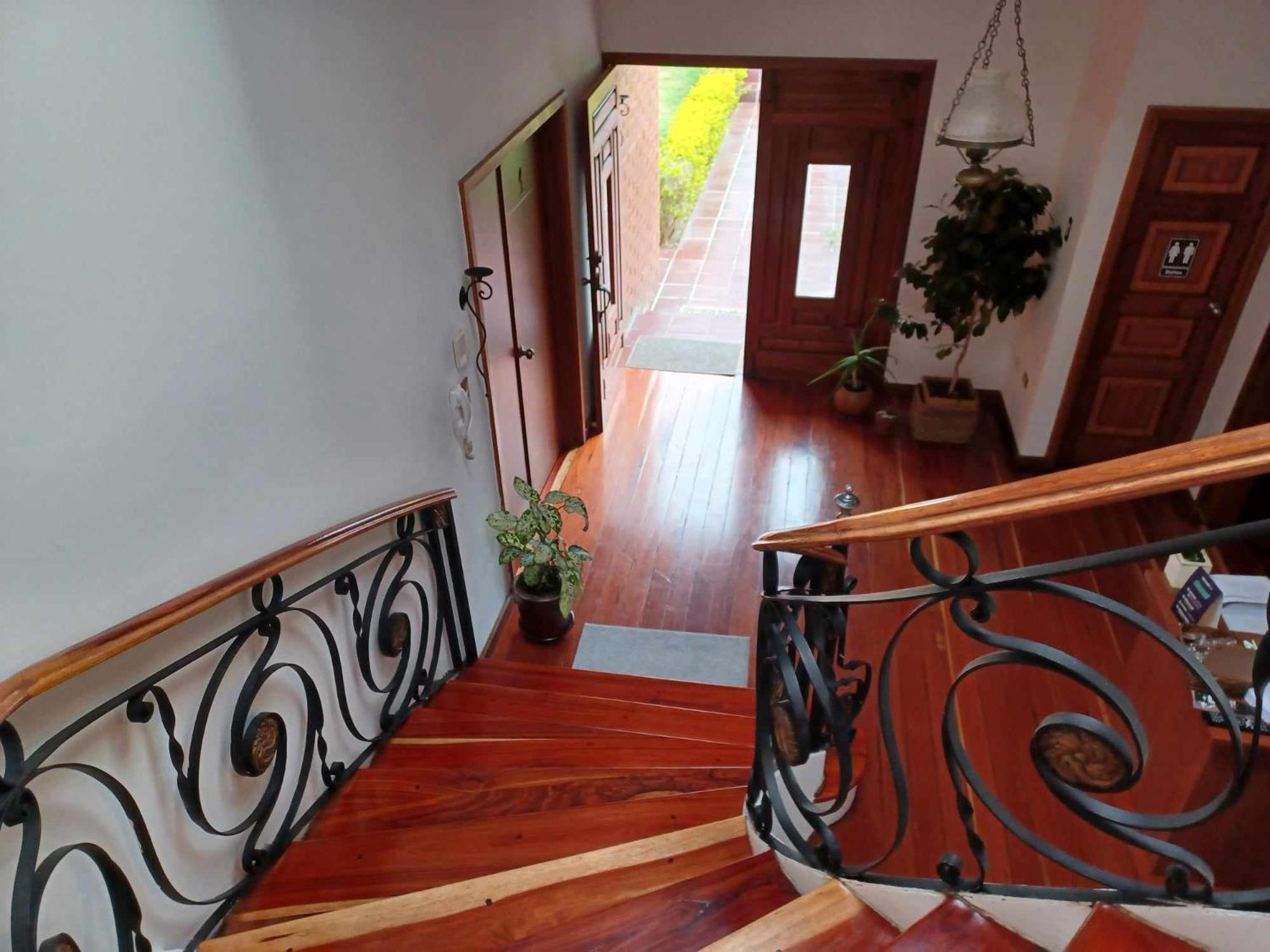 Hostal Mochiliers Bed And Breakfast Cuenca Extérieur photo