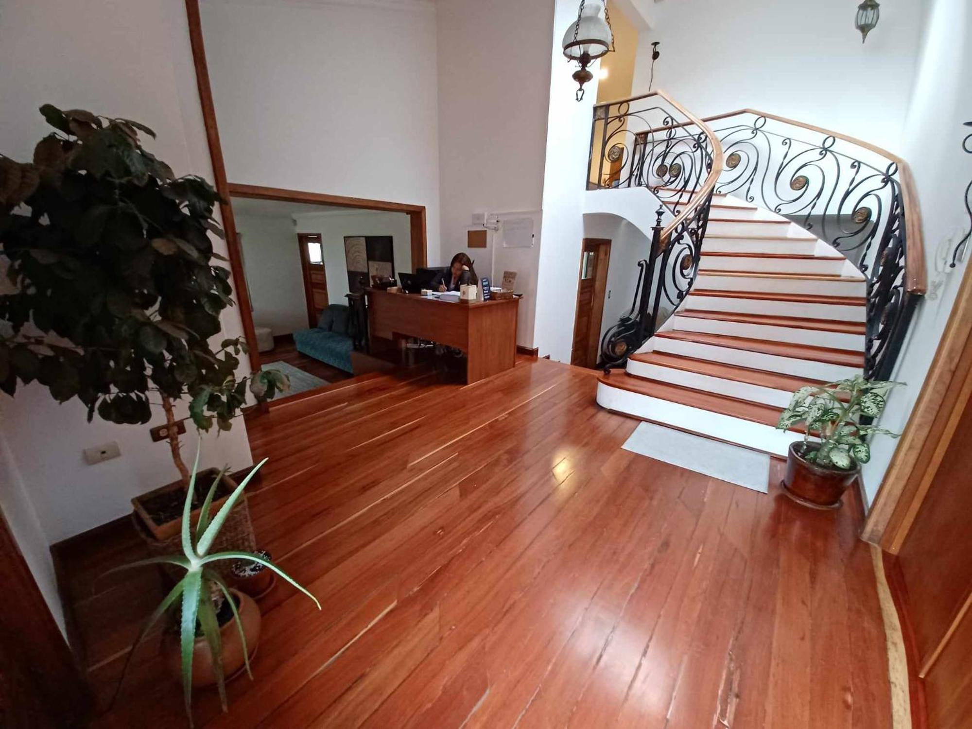 Hostal Mochiliers Bed And Breakfast Cuenca Extérieur photo