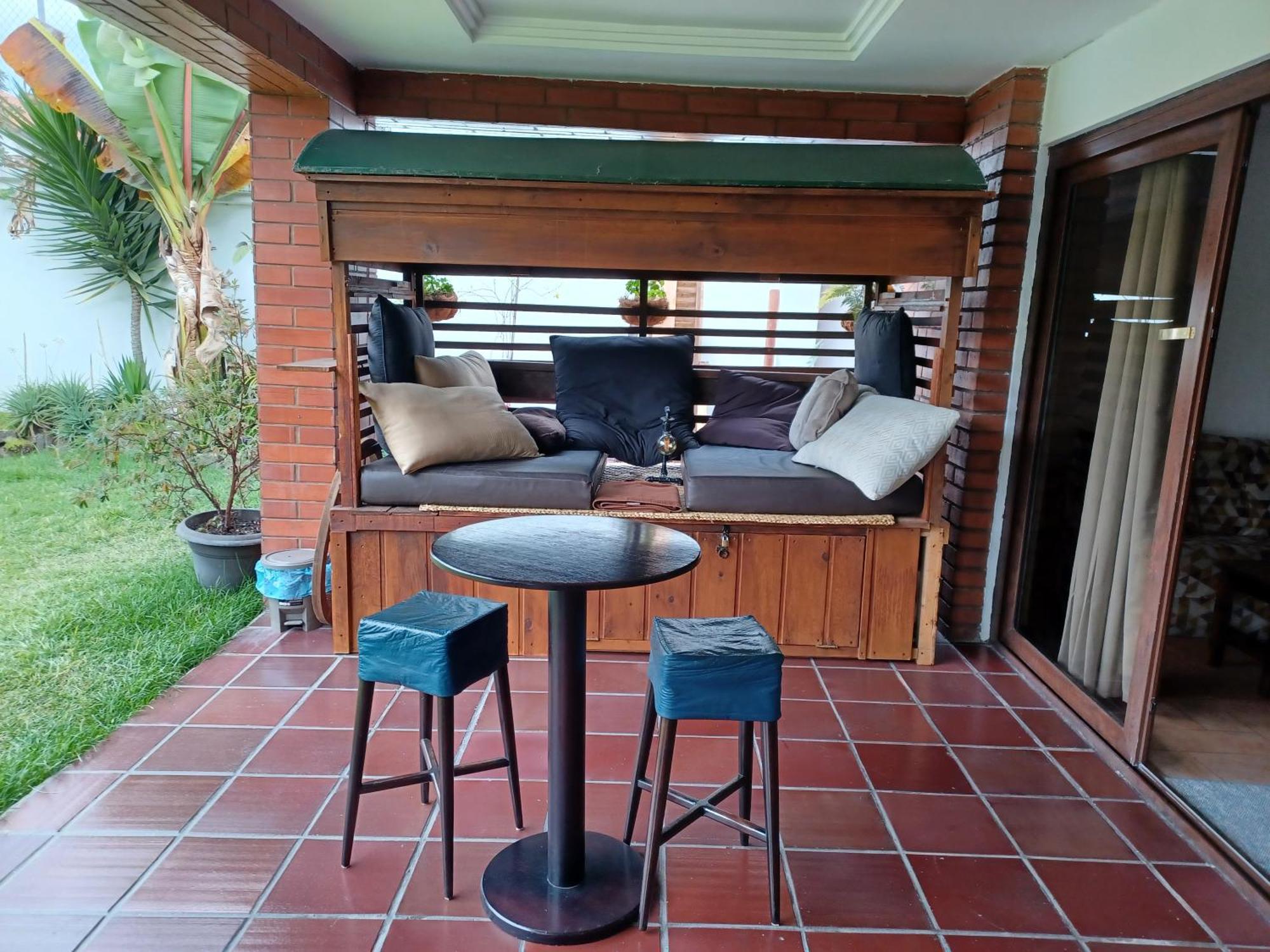 Hostal Mochiliers Bed And Breakfast Cuenca Extérieur photo
