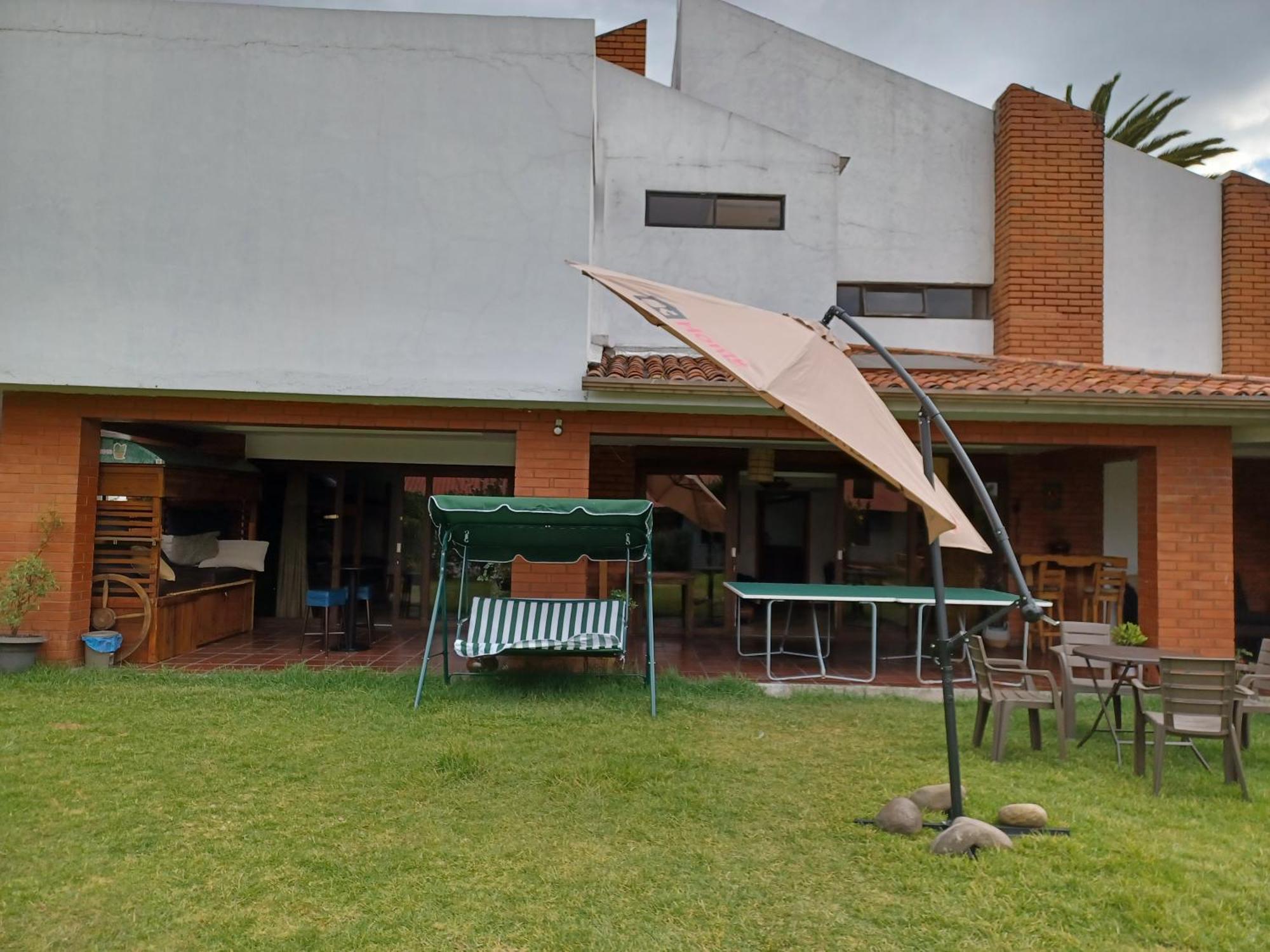Hostal Mochiliers Bed And Breakfast Cuenca Extérieur photo