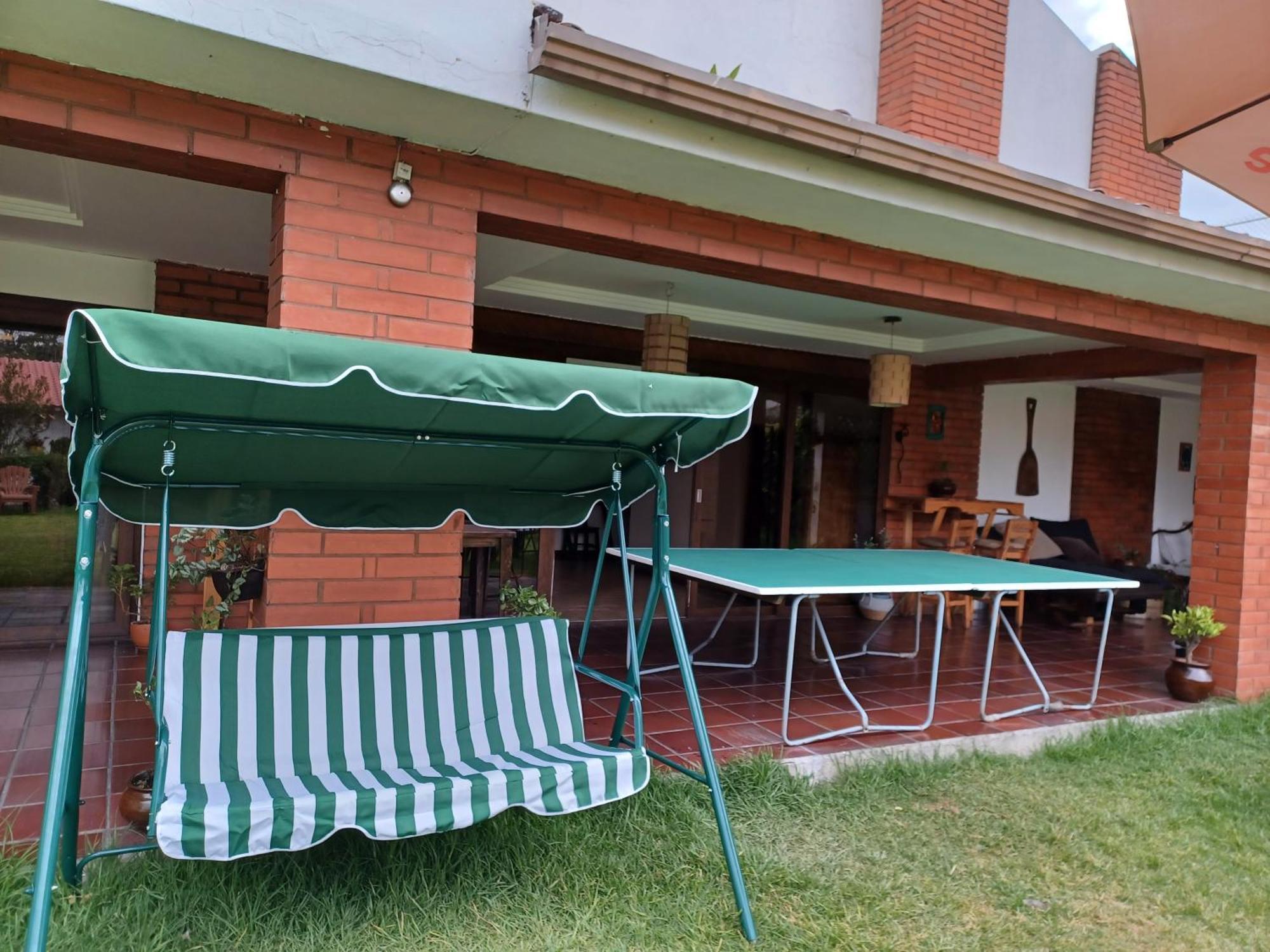 Hostal Mochiliers Bed And Breakfast Cuenca Extérieur photo